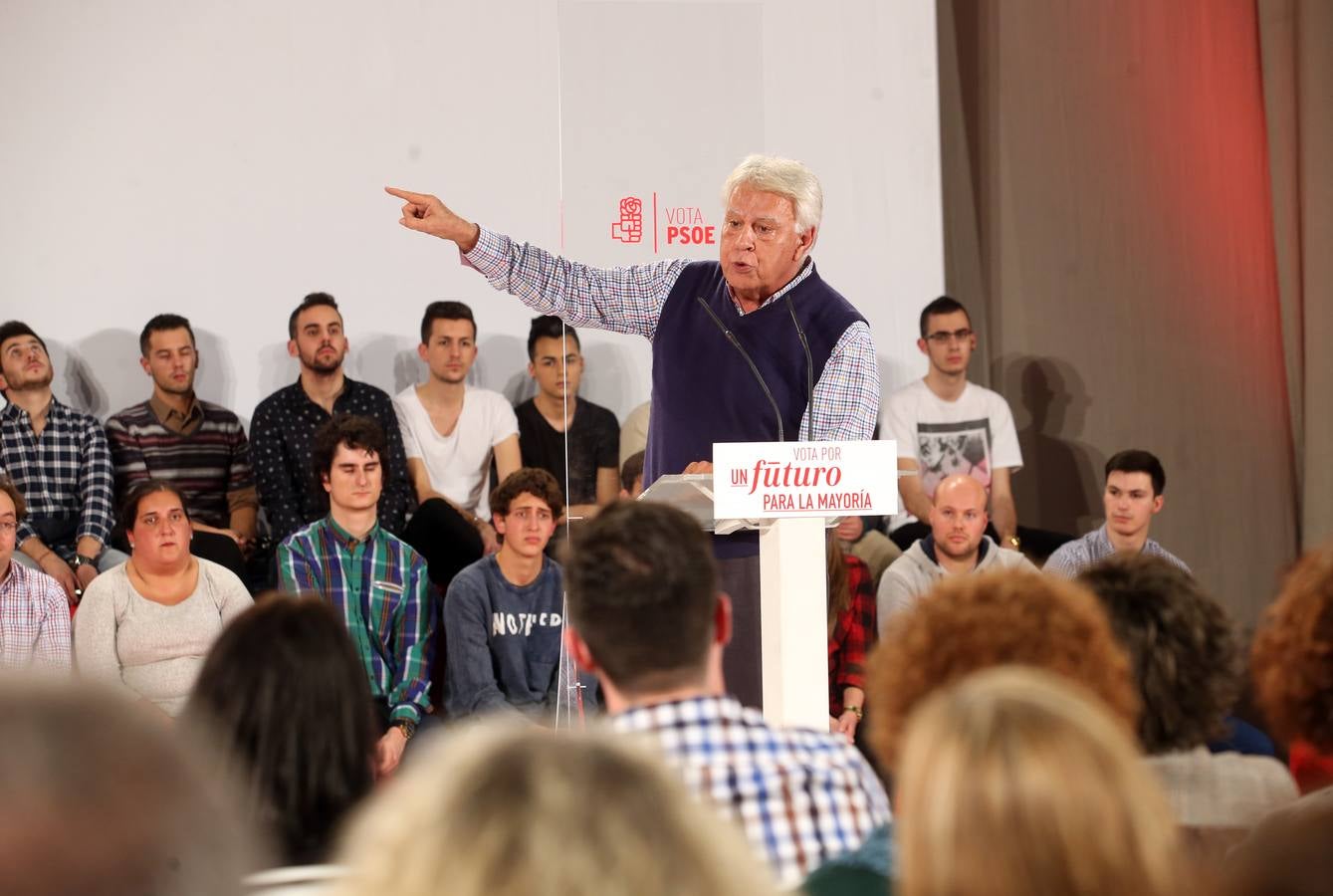 Felipe González carga contra Podemos en el mitin de Oviedo