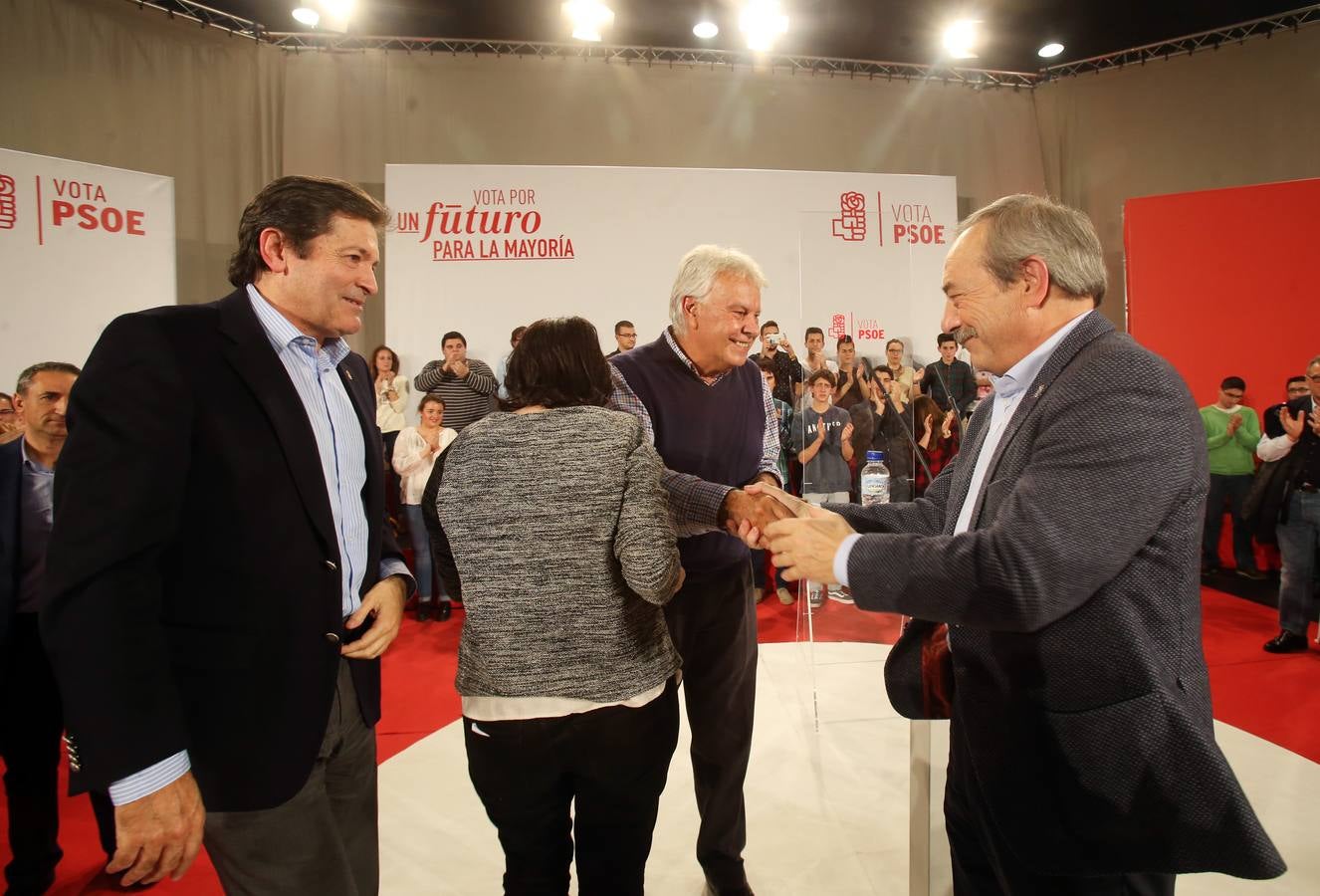 Felipe González carga contra Podemos en el mitin de Oviedo