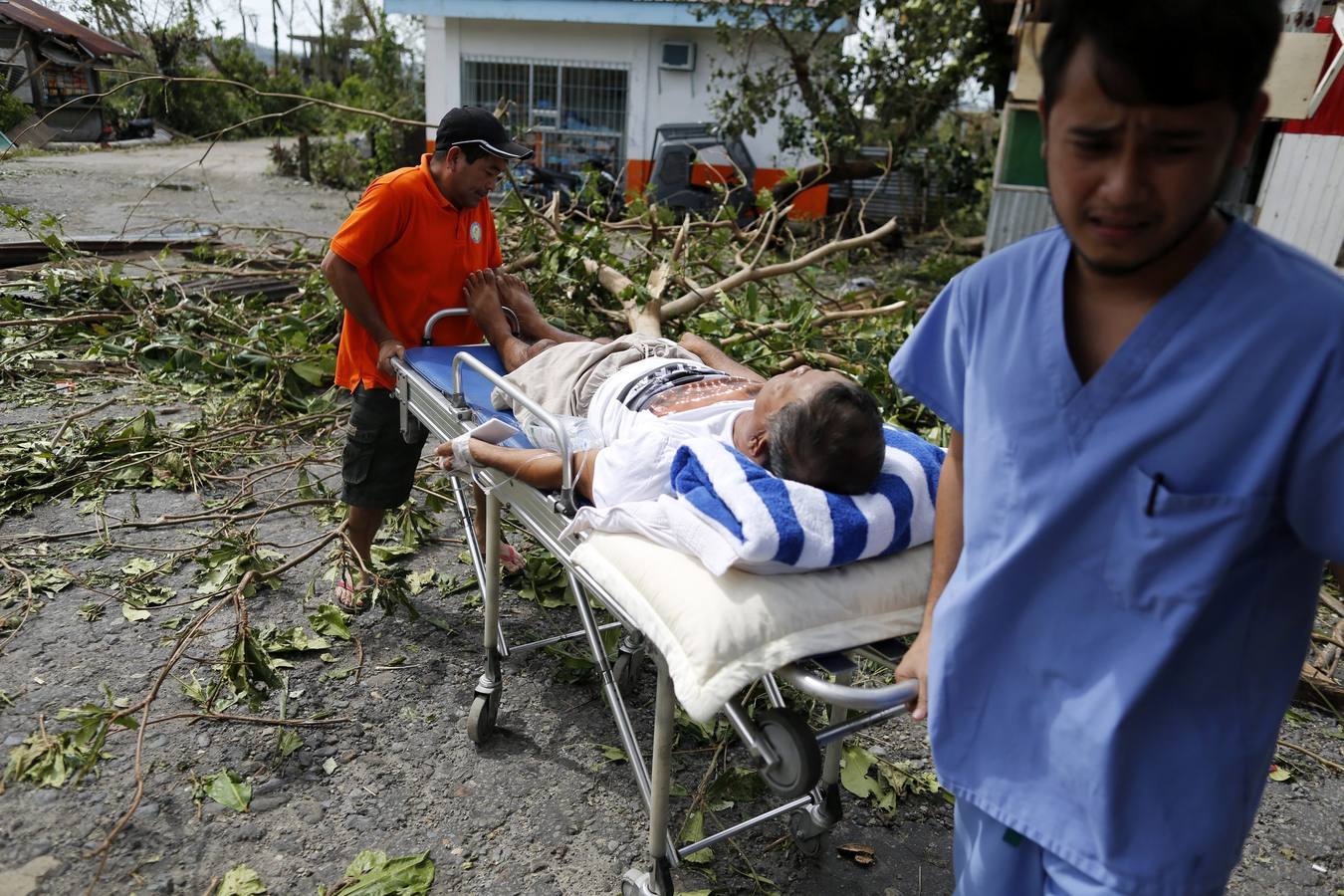 El tifón Melor se ceba con Filipinas