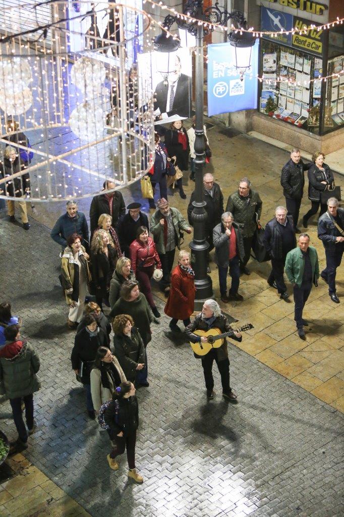 Felicitación musical de LA VOZ DE AVILÉS y Contracanto