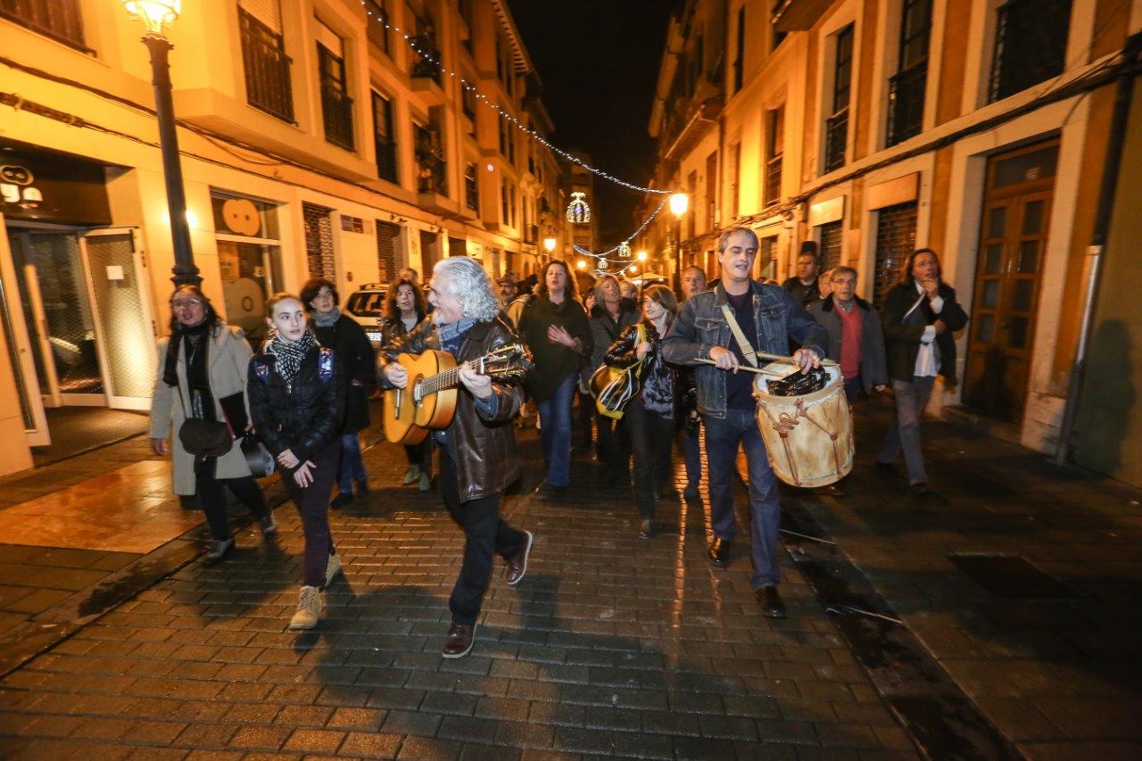 Felicitación musical de LA VOZ DE AVILÉS y Contracanto