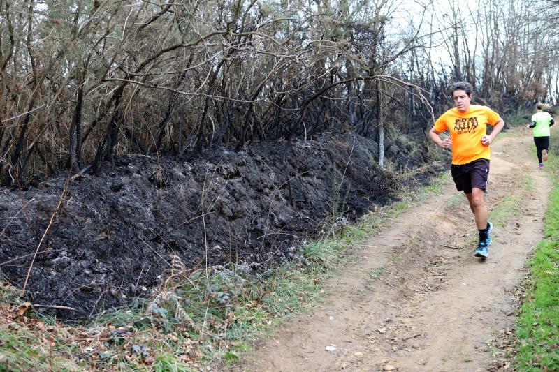 Así están los alrededores de La Fresneda tras el incendio que cercó la urbanización