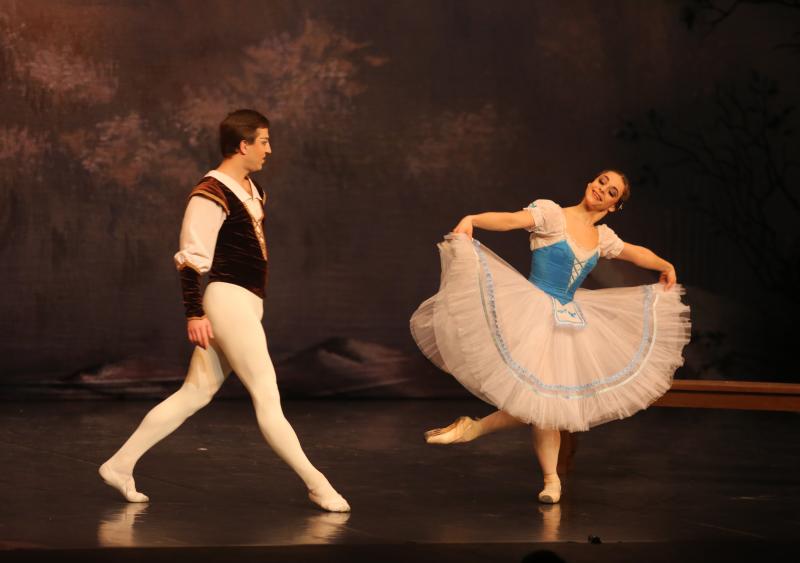 Giselle llena el Teatro Jovellanos de Gijón