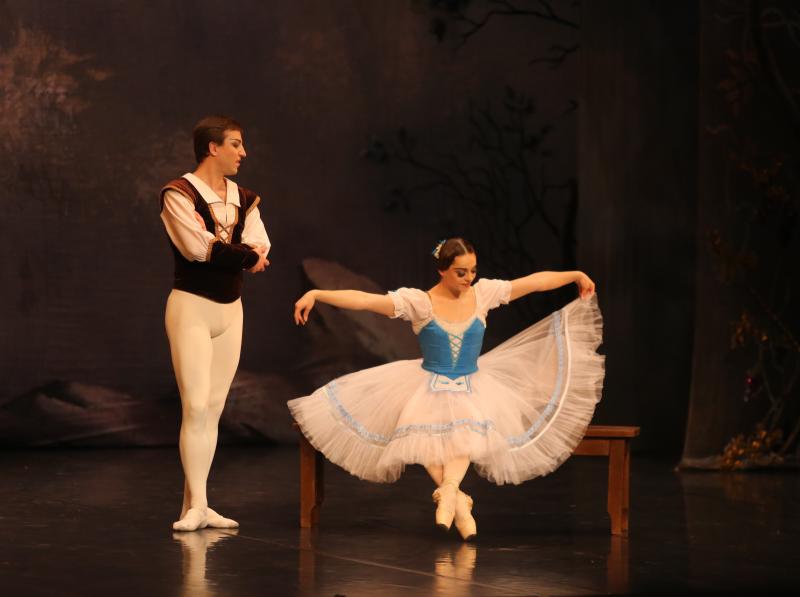 Giselle llena el Teatro Jovellanos de Gijón