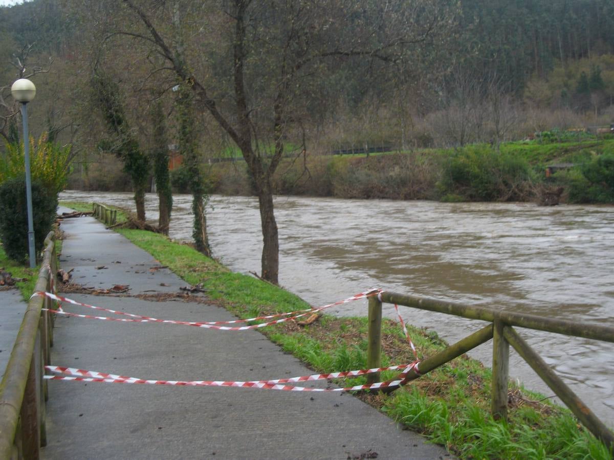 El caudal del río Eo, al máximo en San Tirso de Abres.