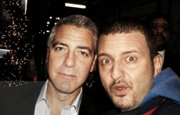 George Clooney que tenía ganas de hacerse un selfie. Se nota.