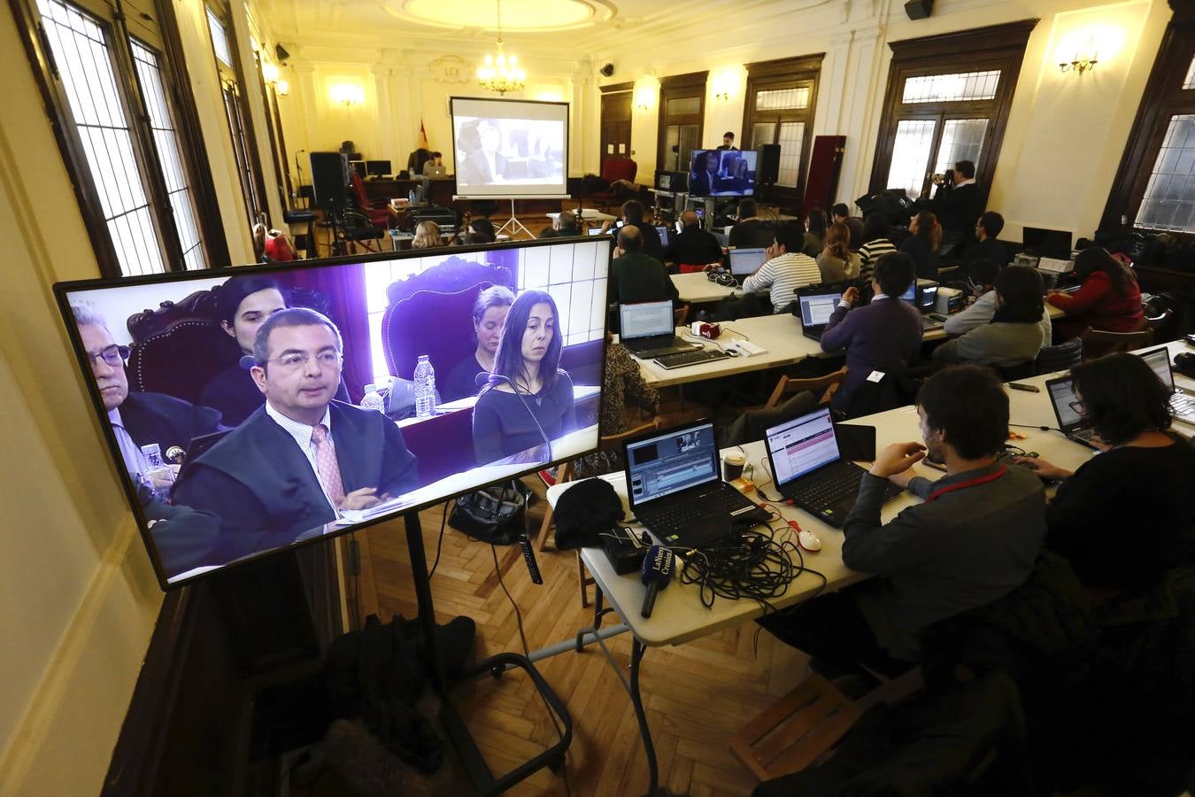 Sala de prensa habilitada en la Audiencia Provincial por el juicio por la muerte violenta de Isabel Carrasco.