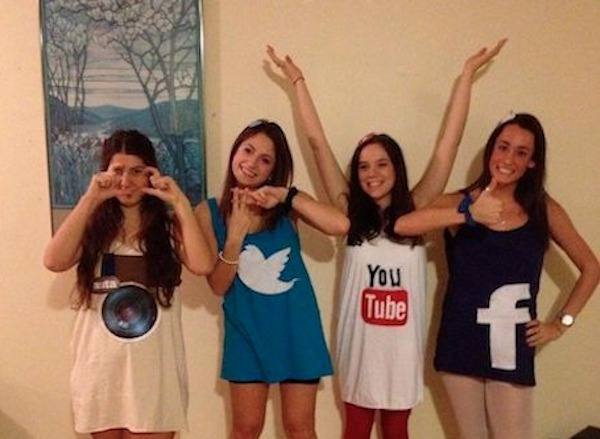 Disfraz de Red Social. ¿Quieres destacar entre toda esa cantidad de disfraces originales que se congregarán en las calles Mira estas 10 propuestas