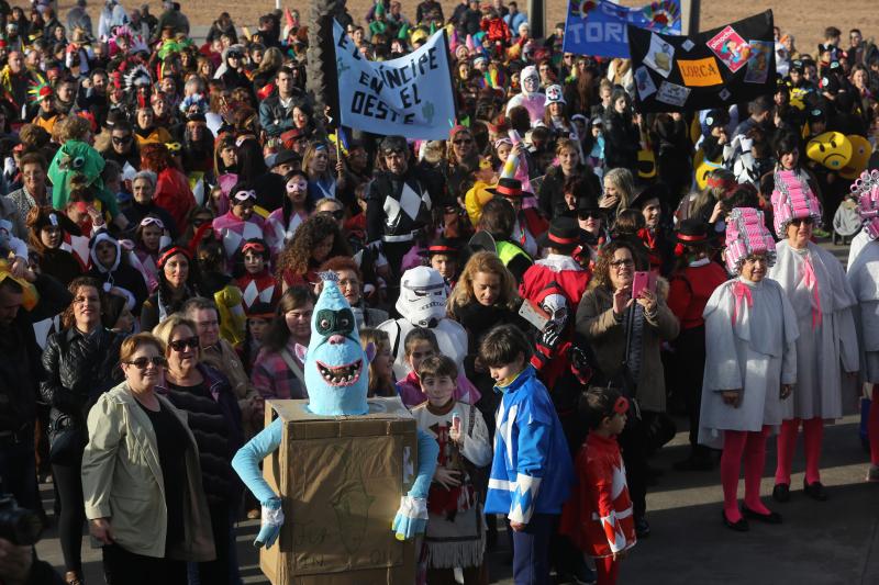 La Calzada y el Natahoyo desfilan por el Antroxu