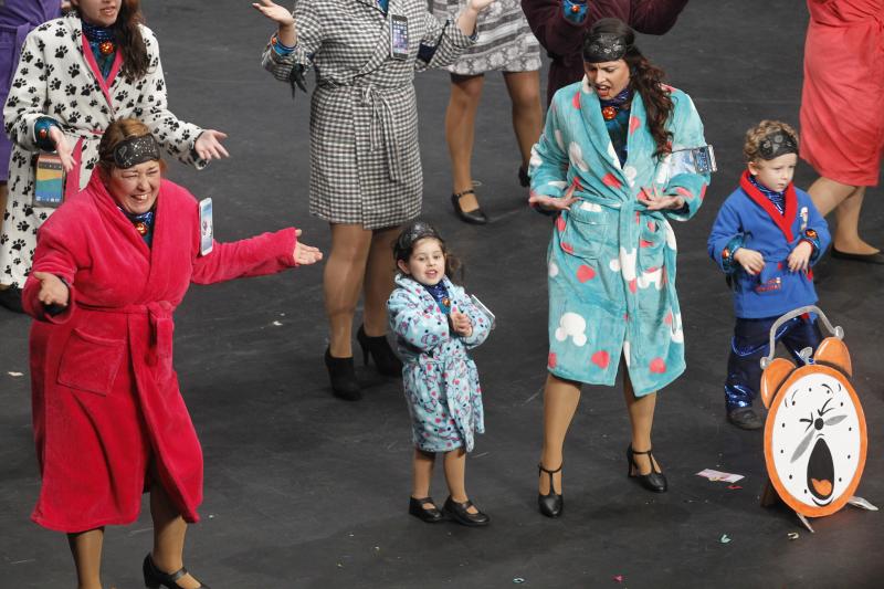 Concurso de charangas de Antroxu en el Jovellanos