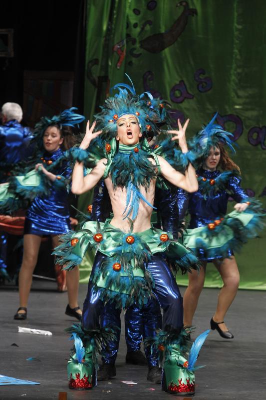 Concurso de charangas de Antroxu en el Jovellanos