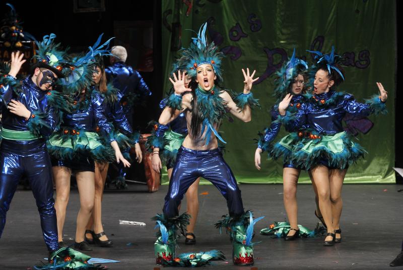 Concurso de charangas de Antroxu en el Jovellanos