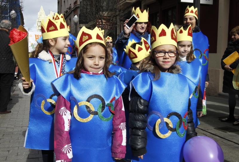 Desfile infantil de Antroxu por las calles de Gijón