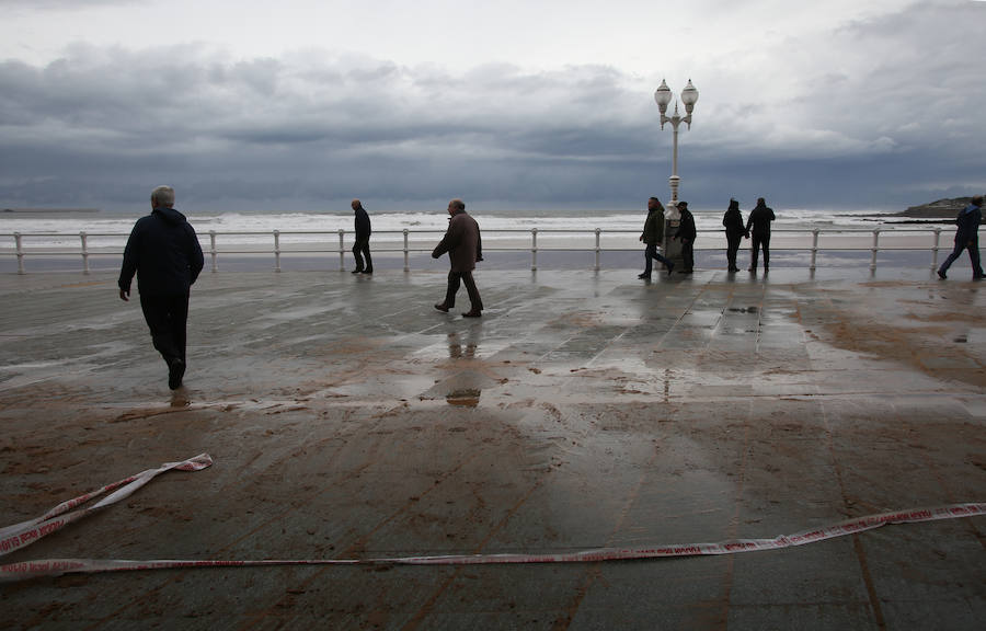 Gijón, afectada por el temporal