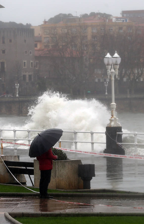 Gijón, afectada por el temporal