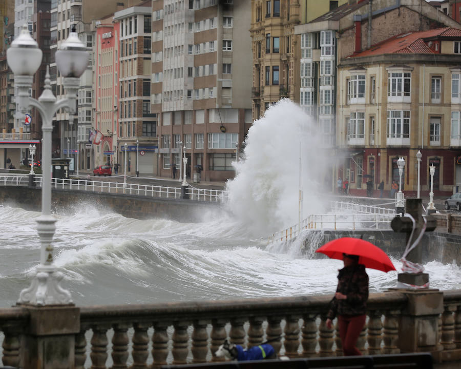 Gijón, afectada por el temporal