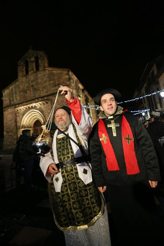El Antroxu se despide quemando sardinas