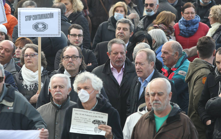 Vecinos de Gijón protestan contra la contaminación