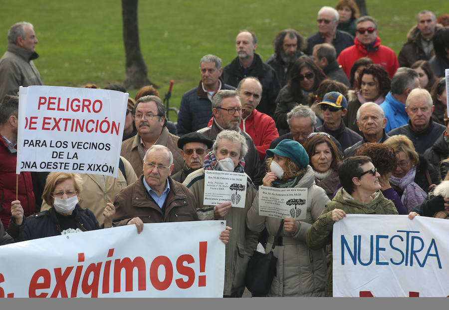 Vecinos de Gijón protestan contra la contaminación