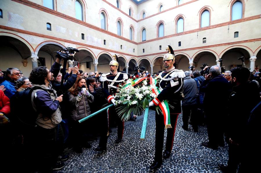 Un funeral laico despide a Umberto Eco