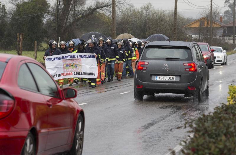 Bomberos de Asturias marcha hasta la Junta para exigir cambios en su organización