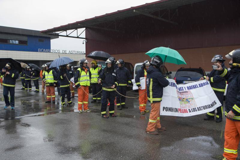 Bomberos de Asturias marcha hasta la Junta para exigir cambios en su organización