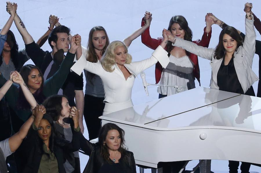 &#039;Spotlight&#039; sorprende, Iñárritu hace historia y DiCaprio gana su Oscar