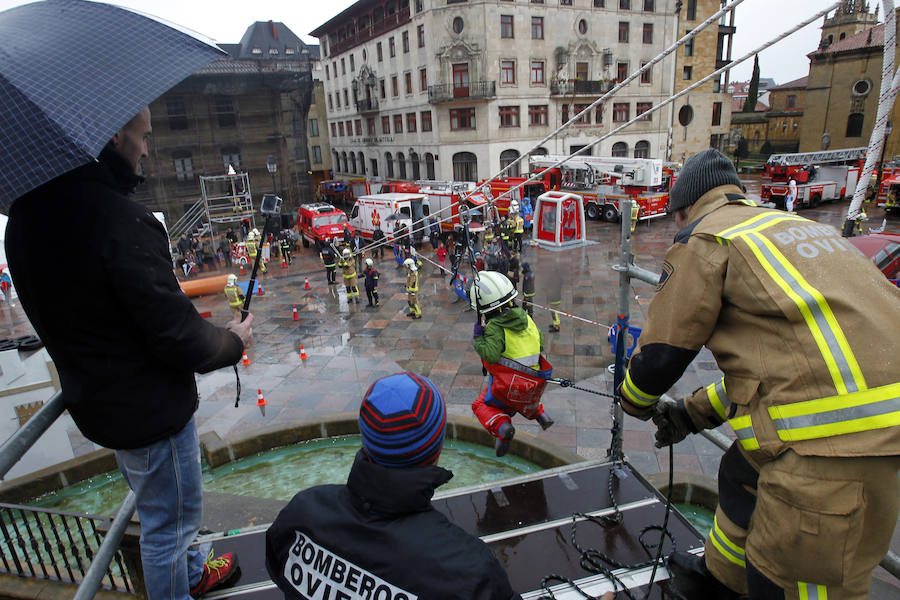 Los bomberos de Oviedo celebran su patrón