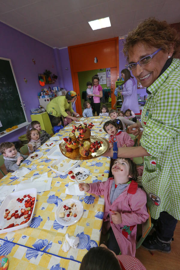 Los &#039;peques&#039; aprenden a comer fruta en el Marcelo Gago