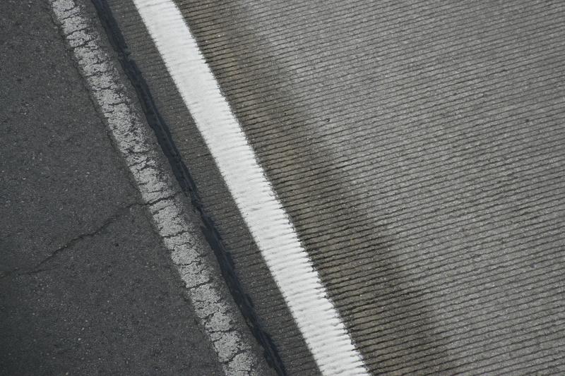 Los baches de la autopista &#039;Y&#039;