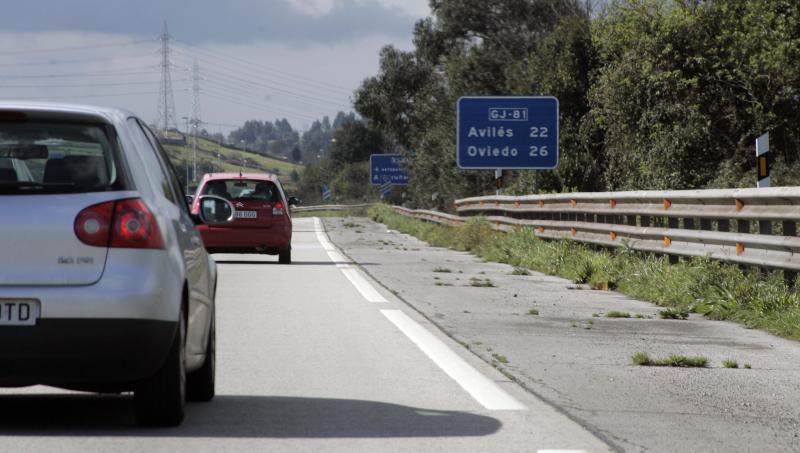Los baches de la autopista &#039;Y&#039;