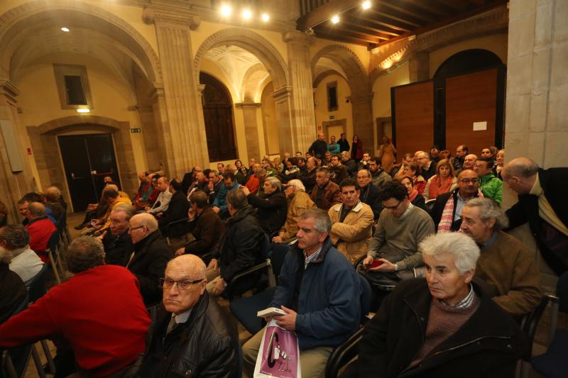 Presentación en Gijón de &#039;Buenas noches y saludos cordiales&#039;, la biografía de José María García