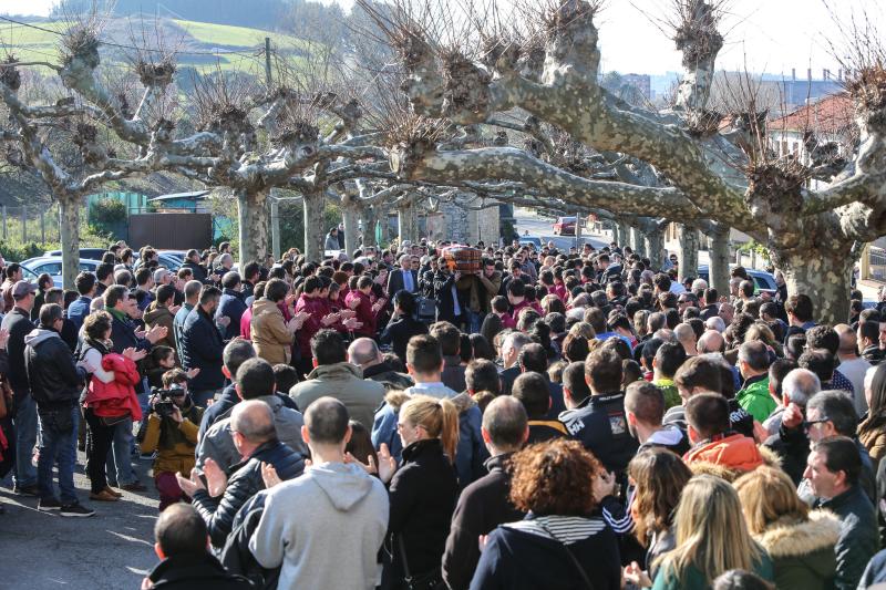 Despedida a Hugo Suárez en la iglesia de Trasona, en Corvera