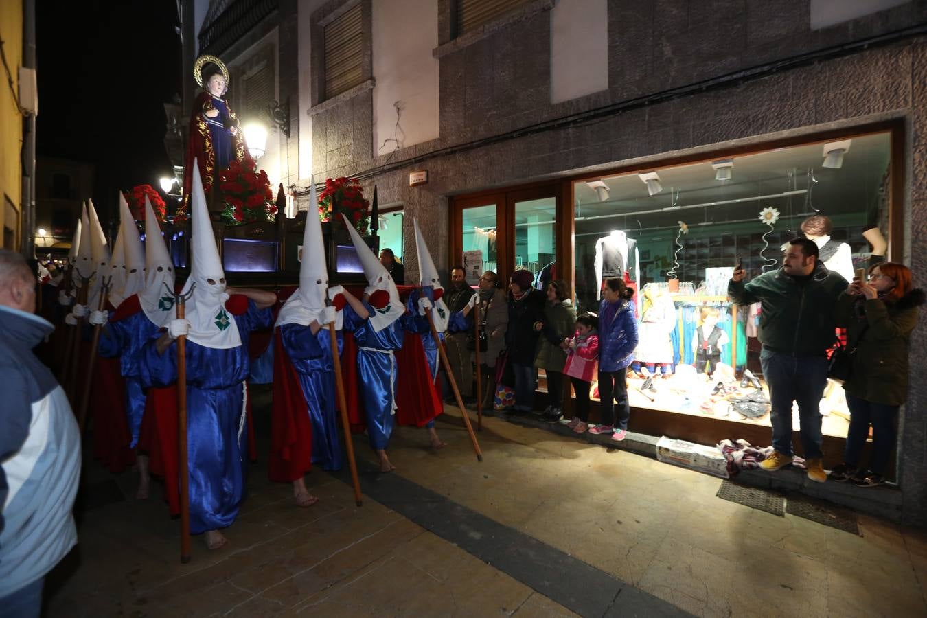 Procesión del Santo Encuentro, en Avilés