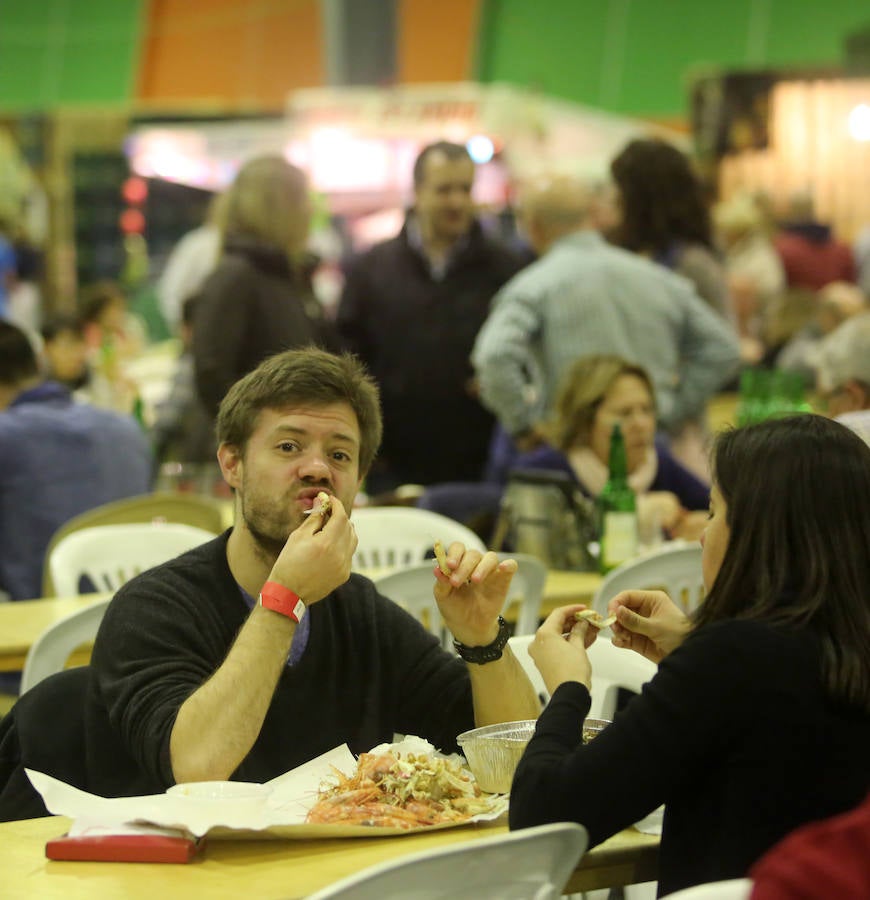 Los amantes del marisco tienen una cita en el recinto ferial Luis Adaro con 'La gran mariscada', que ofrecerá diferentes variedades hasta el domingo en Gijón.