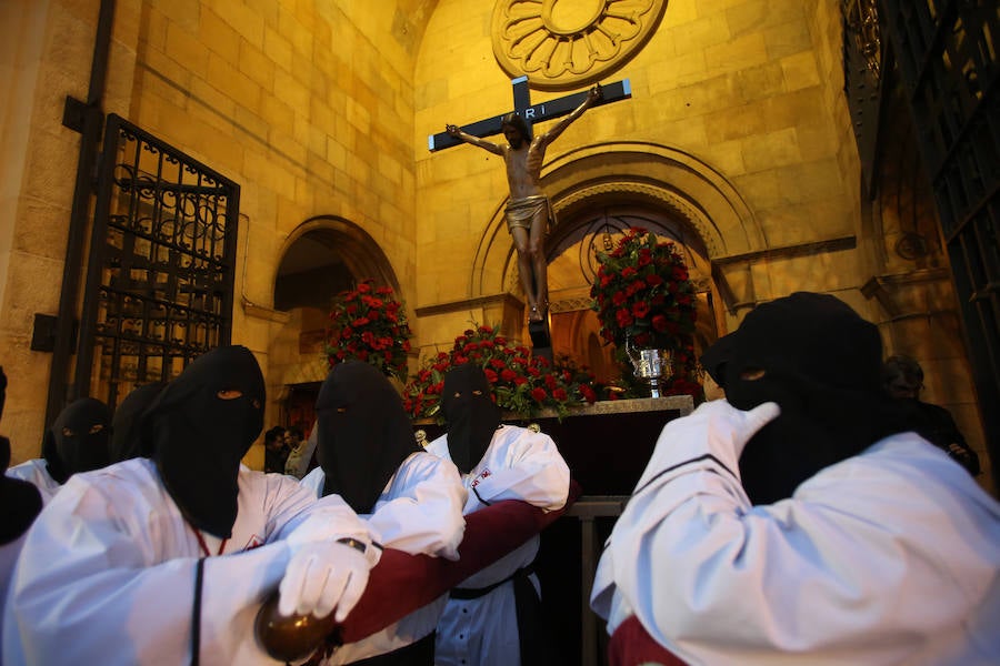 Un ovetense, indultado en la procesión del Jueves Santo