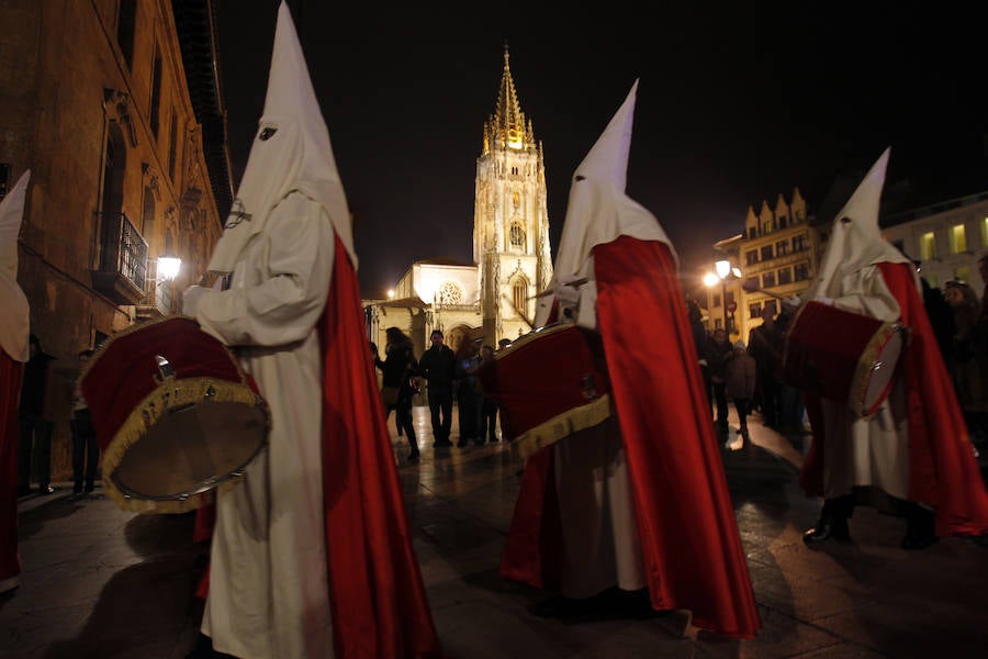 Un ovetense, indultado en la procesión del Jueves Santo