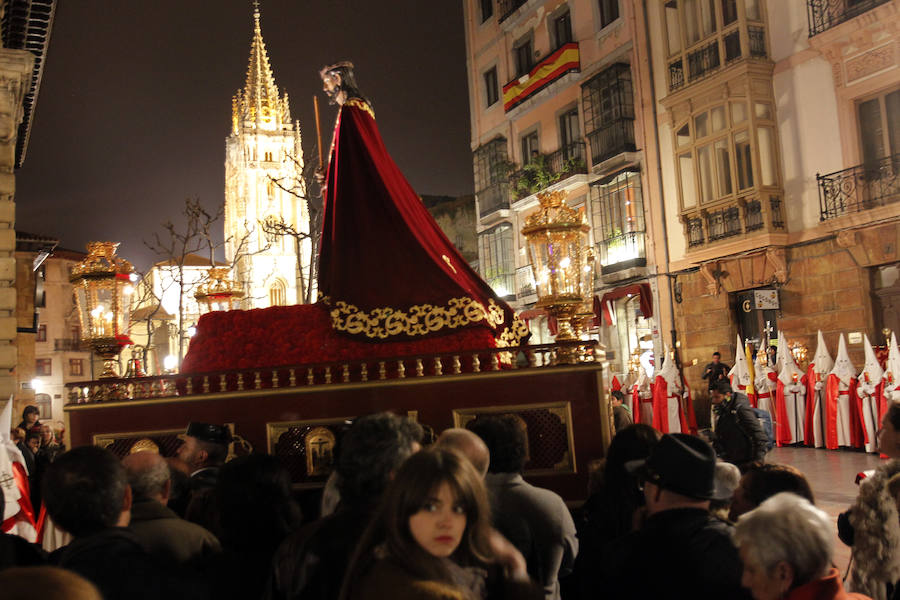 Un ovetense, indultado en la procesión del Jueves Santo