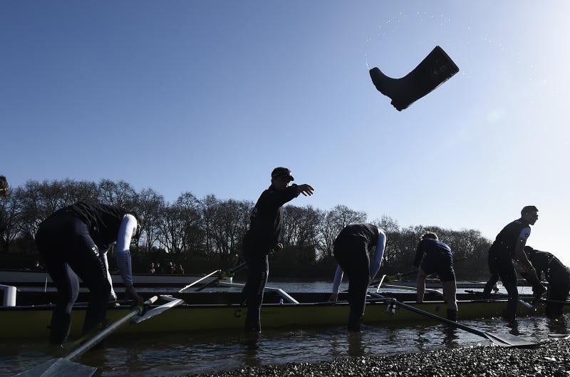 Entrenamiento para la regata Oxford-Cambridge en aguas del Támesis