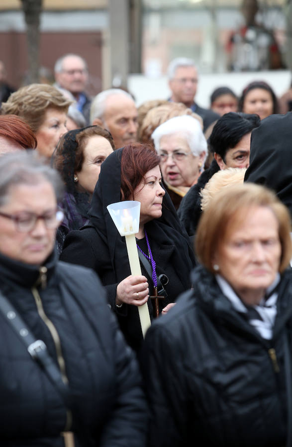 Procesión del Cristo Yacente en Lugones