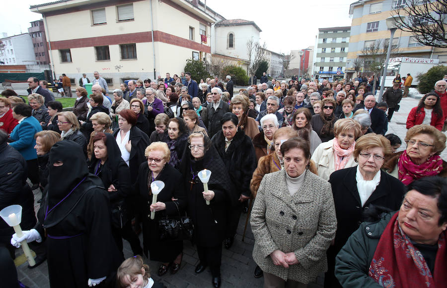 Procesión del Cristo Yacente en Lugones