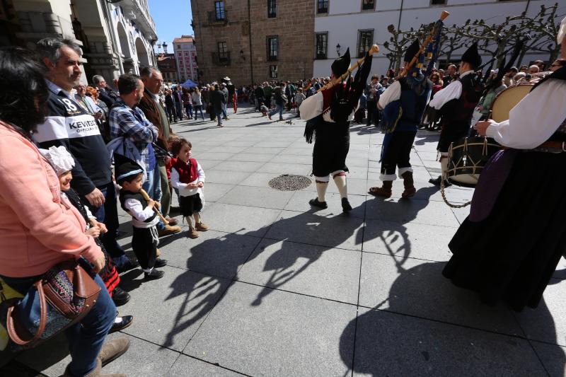 Avilés inicia las fiestas de El Bollo