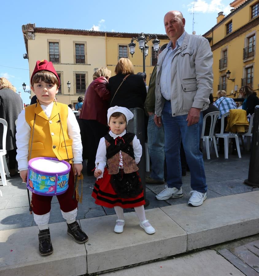 ¿Estuviste en la Comida en la calle de Avilés? ¡Búscate!