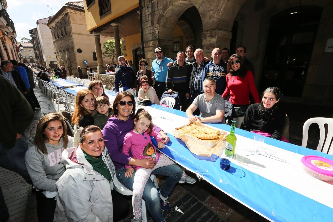 ¿Estuviste en la Comida en la calle de Avilés? ¡Búscate!