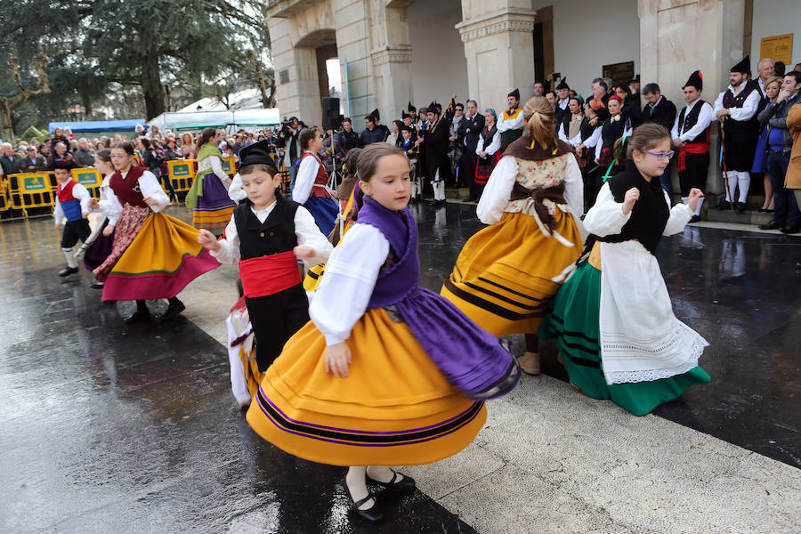 La Pola celebra los Güevos Pintos (2)