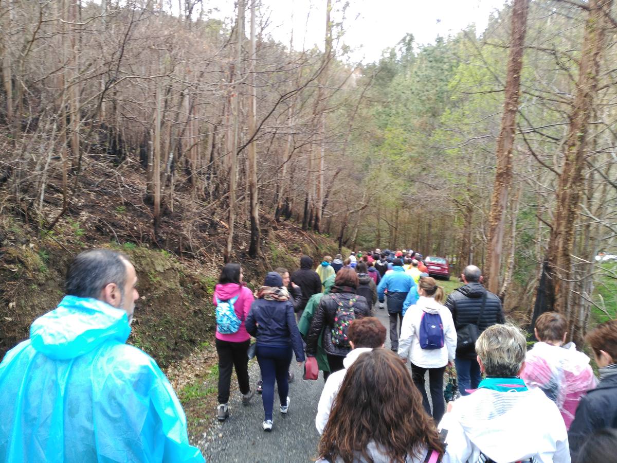 El Franco camina en apoyo a los afectados por los incendios