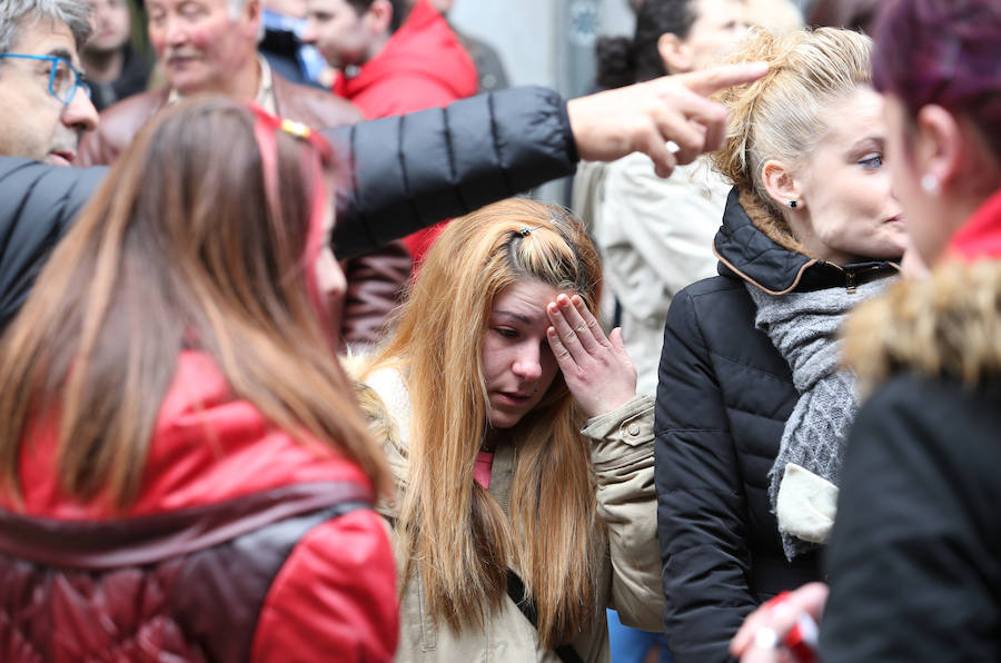 Continúan las tareas de enfriamiento tras el incendio de Oviedo