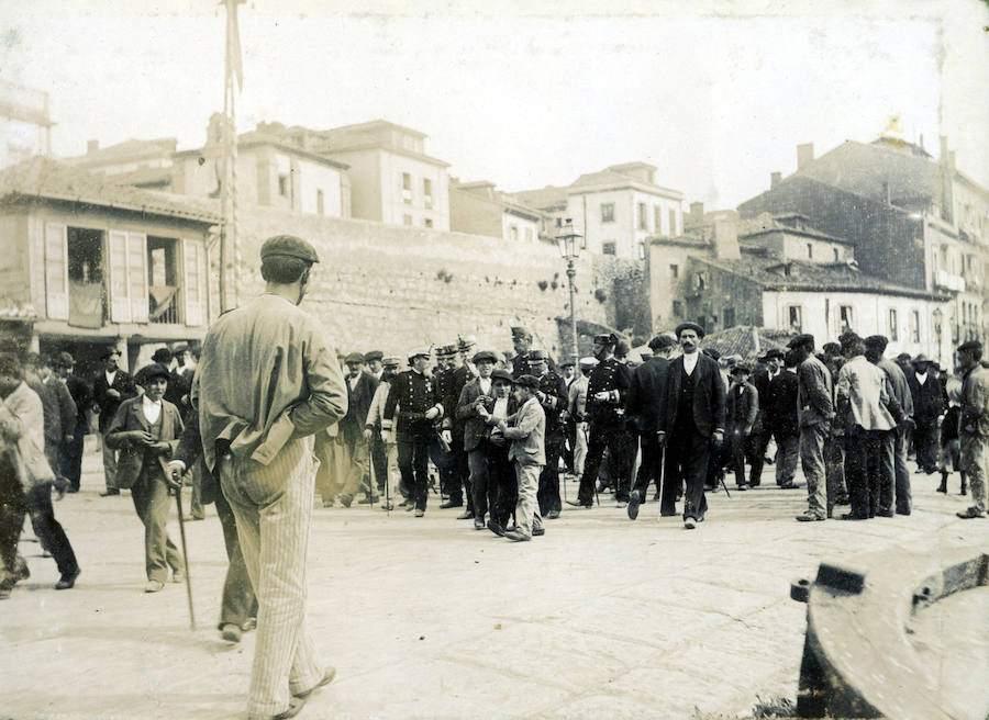 1900. Fotografía realizada por Mario Argüelles Rubiera (1853-1920), marino y fotógrafo aficionado, abuelo de Luis Argüelles Sánchez.
