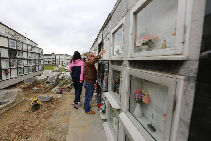 Destrozos y profanaciones en el cementerio de San Cristóbal