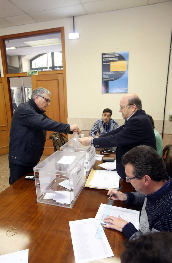 Santiago García Granda, nuevo rector de la Universidad de Oviedo